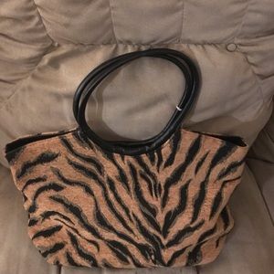 A tote pocketbook bag